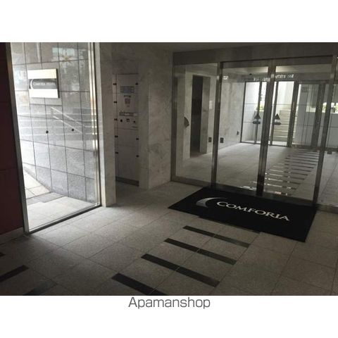 コンフォリア目黒長者丸の玄関写真