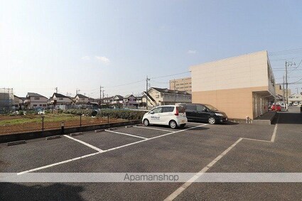 レオパレス雷塚[1K/19.87m2]の駐車場