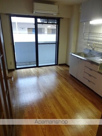 大阪市谷町線 出戸駅 徒歩2分 6階建 築33年の内装写真