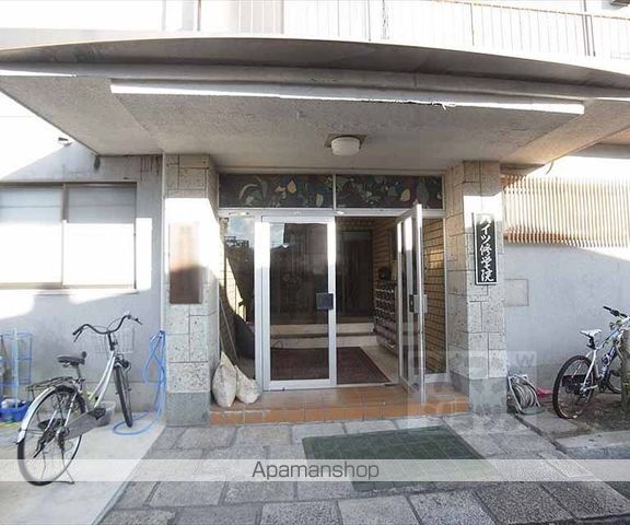 ハイツ修学院の玄関写真