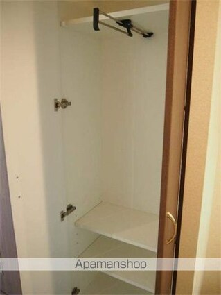 ルーブル中野新橋参番館[2K/40.5m2]の収納