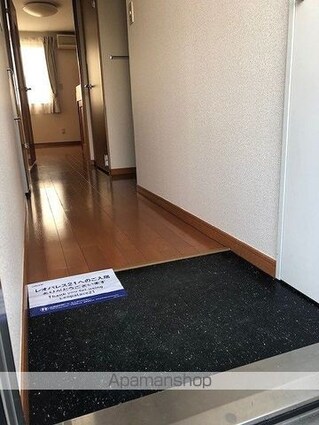 レオパレスピアラⅡ[1K/23.71m2]の玄関