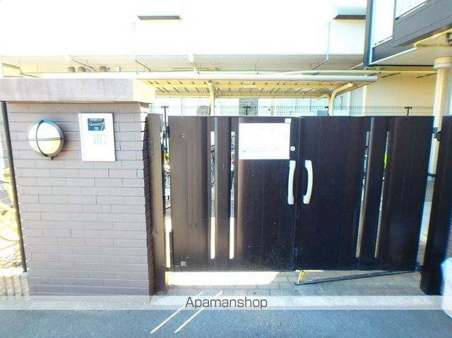 レオパレスドリームハウス枚方の玄関写真