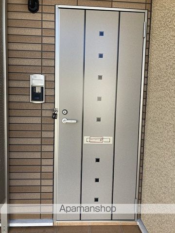 カーサ フェリーチェIの玄関写真