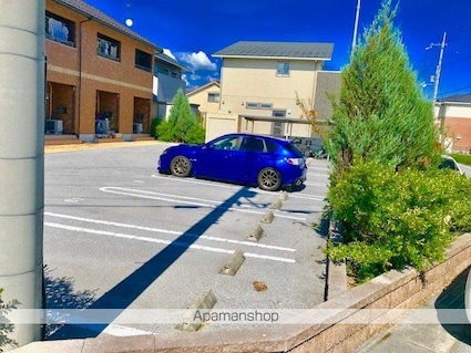 Ｐｏｌａｒｉｓ[2LDK/60.43m2]の駐車場