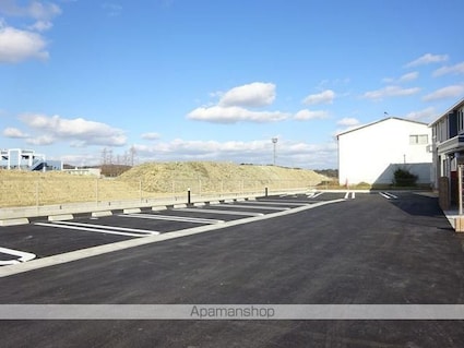 和歌山県和歌山市朝日[1LDK/44.97m2]の駐車場