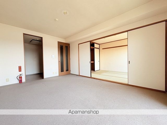 ファミリエール宮城野西館[3LDK/64.8m2]のリビング・居間