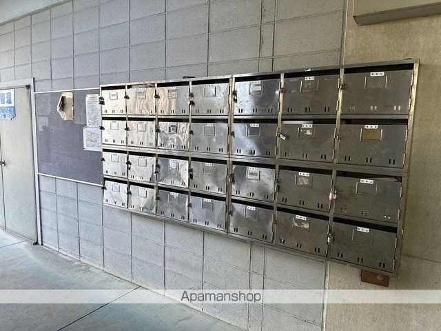 高知県高知市桟橋通５丁目[3LDK/64.3m2]のエントランス2