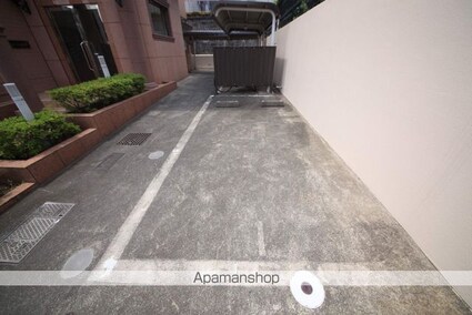 ルピナス７[1K/26.73m2]の駐車場