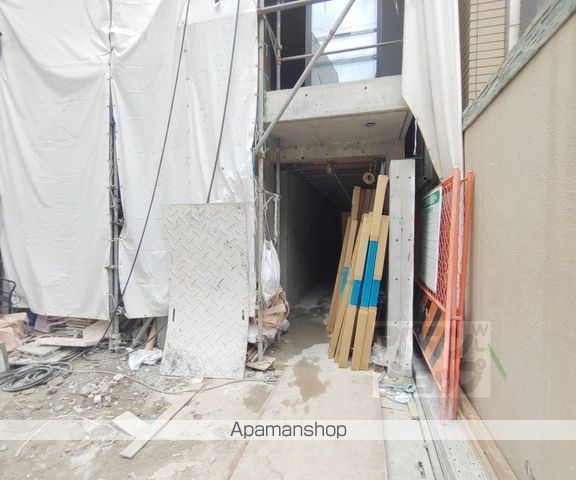 レガリア京都烏丸の玄関写真