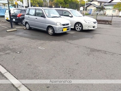 レオパレスルイーズ坂出[1K/23.18m2]の駐車場1