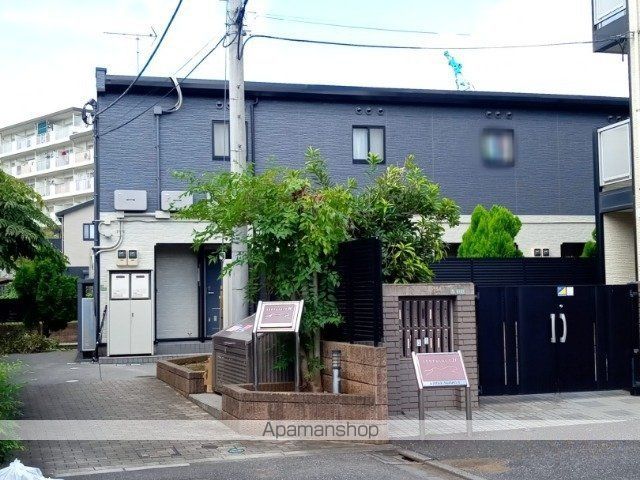 レオパレス鈴木の玄関写真