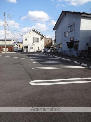ヴァールハイト　シャッツ　Ｂ[1LDK/50.81m2]の駐車場1