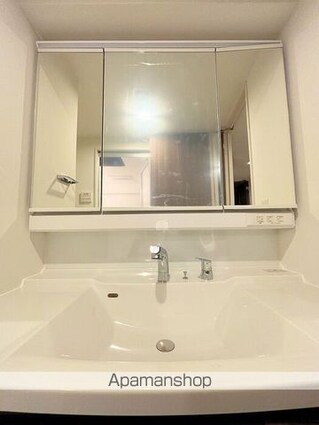 ロイヤルパークス仙台青葉通[4LDK/84.99m2]の洗面所