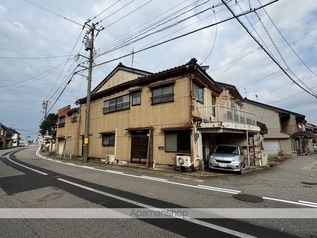 富山地鉄本線 電鉄魚津駅 徒歩11分 2階建 築69年の玄関写真