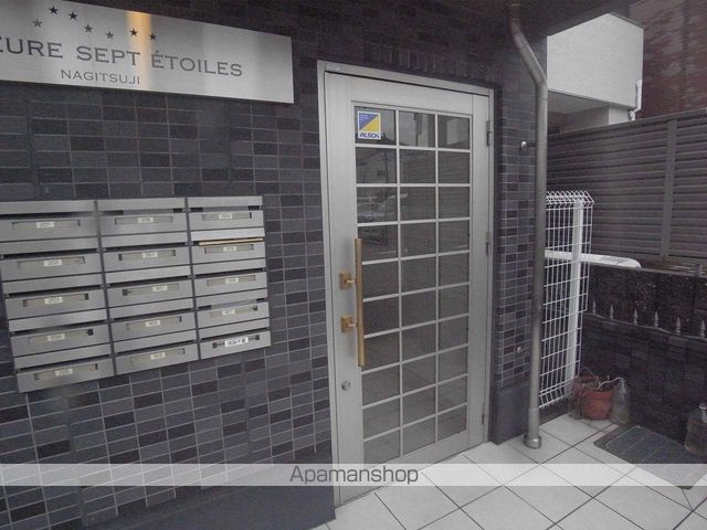 ドメールセプト エトワール椥辻の玄関写真