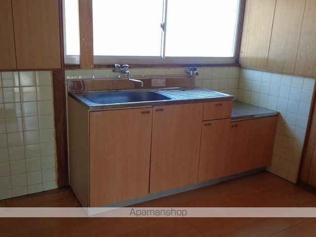 予讃線 伊予小松駅 徒歩8分 2階建 築43年の内装写真