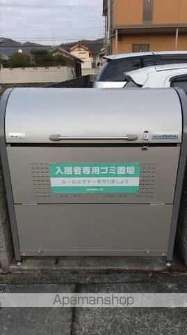 メイプルコート佐土の内装写真