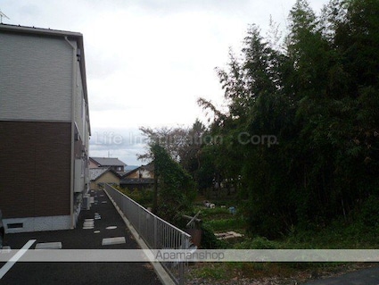 滋賀県東近江市市子殿町[1LDK/36.7m2]の共用部1