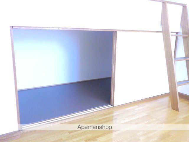 East Village apartmentの内装写真