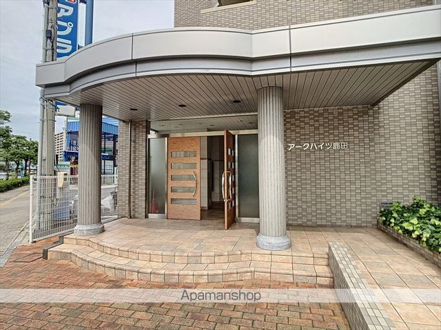 アークハイツ鹿田の玄関写真