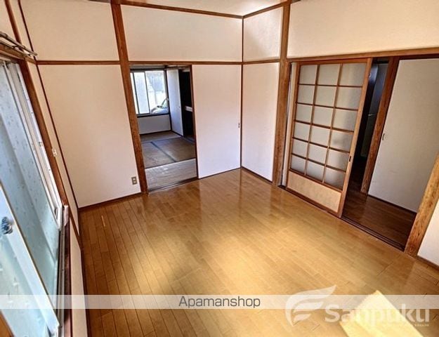 松山市 1階建 築46年の内装写真
