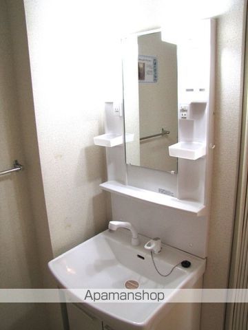 カムール際波 B棟の内装写真
