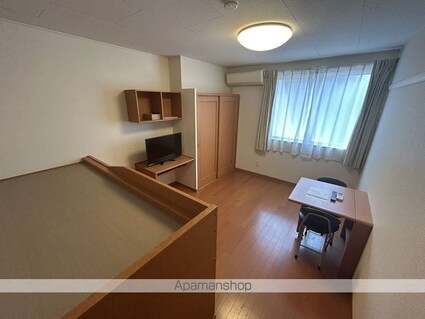 レオパレスクリスタルガーデン[1K/23.61m2]のリビング・居間1