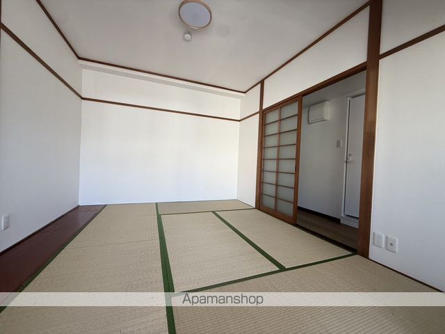 炭本ビルの内装写真