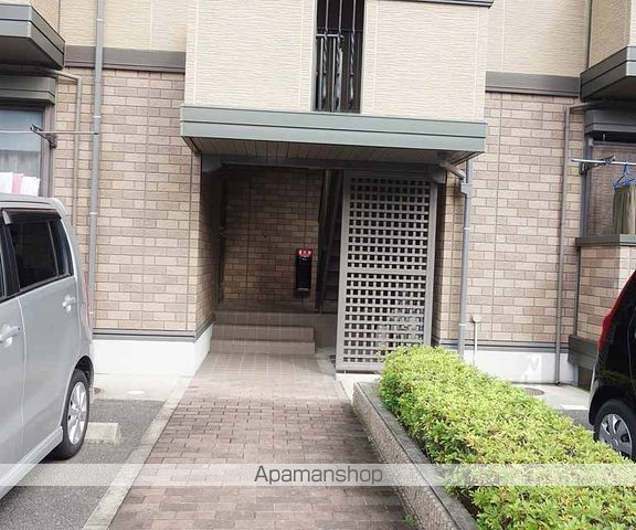 メゾンドール榮の玄関写真