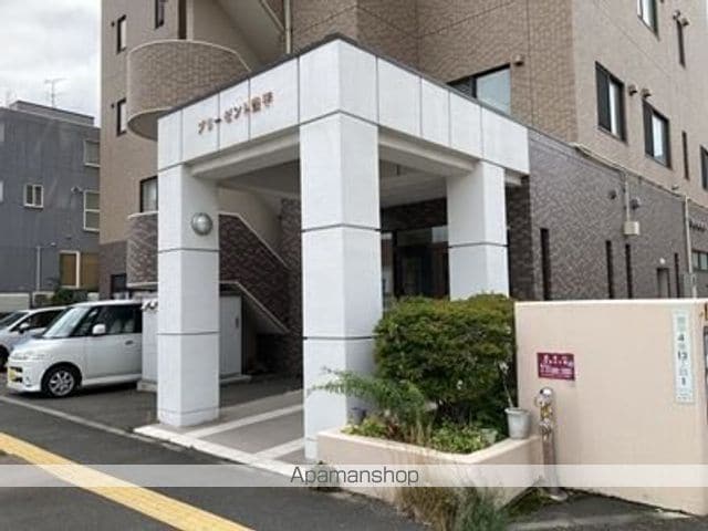 プリーゼント豊平の玄関写真