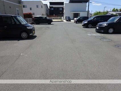 セイバリーＥ[1R/32.9m2]の駐車場2