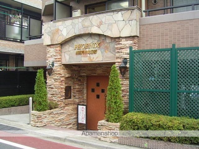 トーシンフェニックス新高円寺弐番館の玄関写真