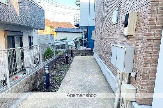 レオネクスト成城壱番館の玄関写真