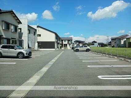 福井県坂井市春江町西太郎丸[1LDK/50.01m2]の駐車場