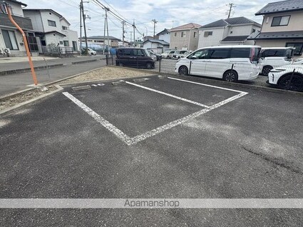 レオパレス北中江[1K/23.71m2]の駐車場1