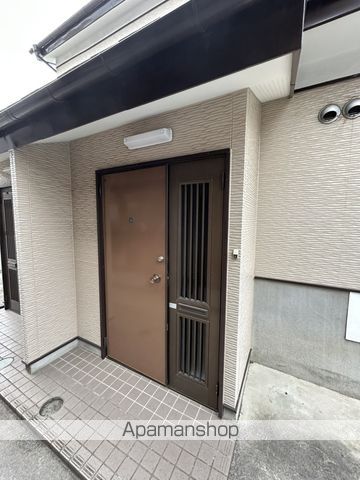 小川貸家の玄関写真
