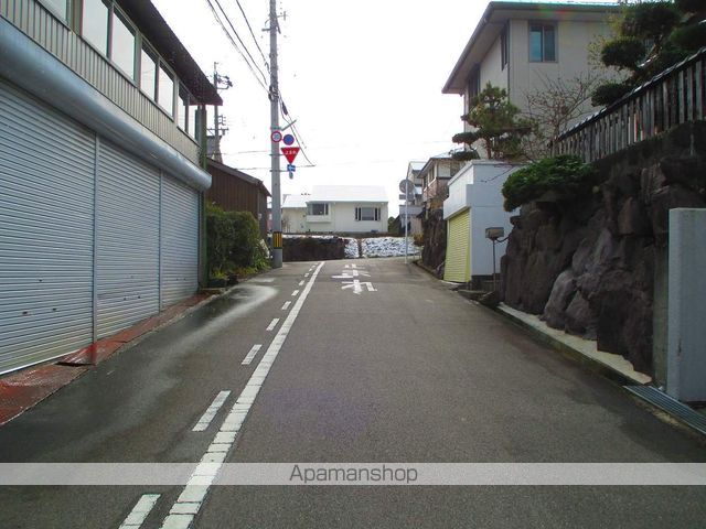 名張市 2階建 築47年の周辺写真