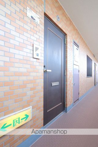 ダイアパレス新蔵の玄関写真
