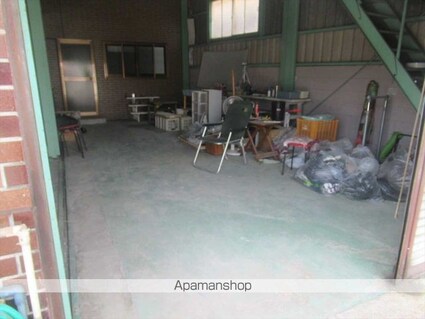 上野様貸倉庫[店舗/250m2]の内装2