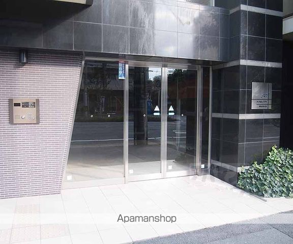 カスタリア京都西大路の玄関写真