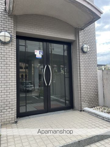 ハイネス修芳の玄関写真