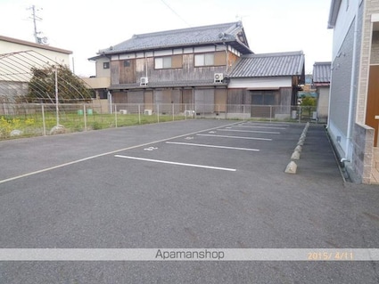 ラフィネシャトー[2LDK/58.2m2]の駐車場1