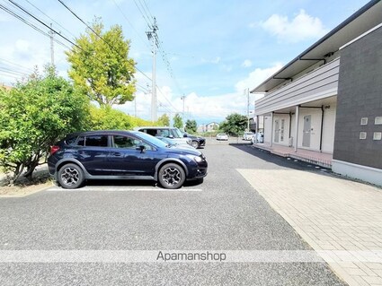 ルーエ三本柳　ＡＢ[1LDK/33.39m2]の駐車場2