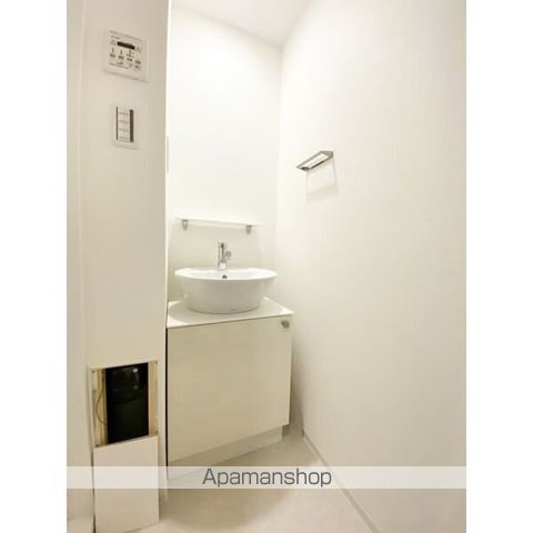 CREST TAP KYOBASHIの内装写真