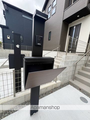 小田急電鉄小田原線 伊勢原駅 徒歩26分 2階建 新築の玄関写真