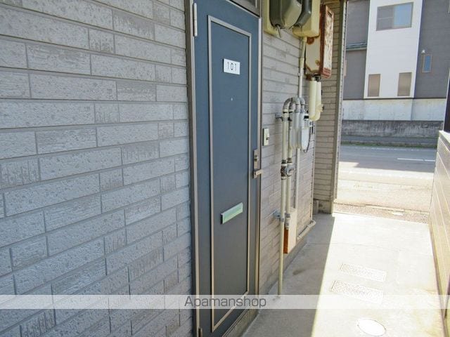 コスモハイツスズキの玄関写真