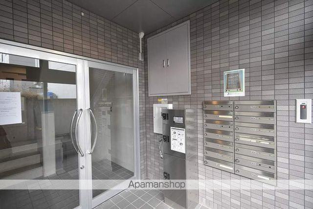 クレア西岡の玄関写真