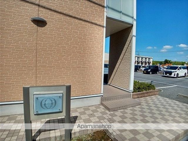 レオネクストレミュウの玄関写真