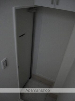 アーバンテラス高円寺南[1R/17m2]の玄関